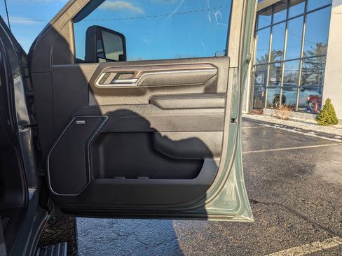 Used 2025 Chevrolet Silverado 2500 LTZ w/ Trail Boss Package image 31