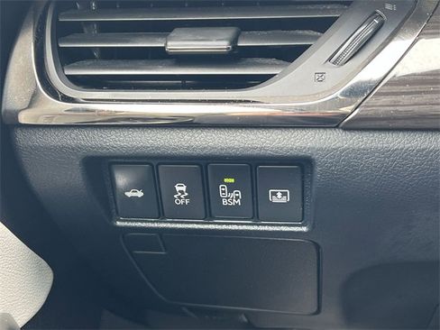 Used 2014 Toyota Avalon Limited image 24