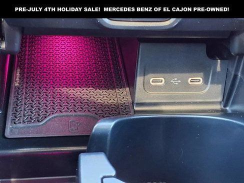 Used 2025 Mercedes-Benz C 300 4MATIC Sedan image 9