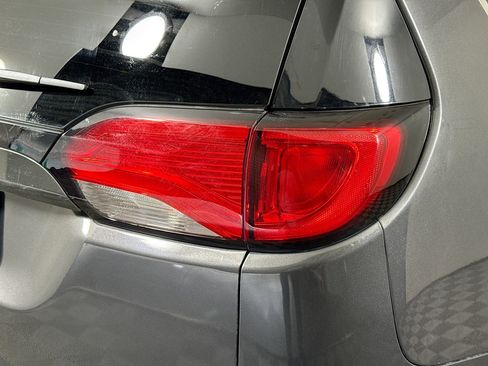Used 2022 Chrysler Voyager LX FWD image 34