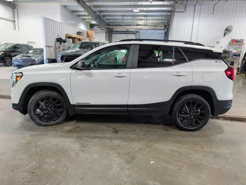 Used 2023 GMC Terrain SLE w/ Elevation Edition AWD/4WD image 5