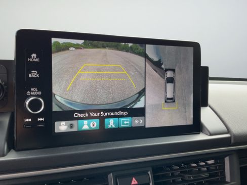 Used 2024 Honda Pilot Elite image 16