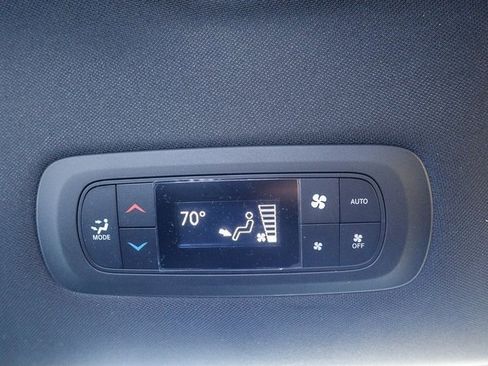 New 2026 Chrysler Pacifica Select image 28