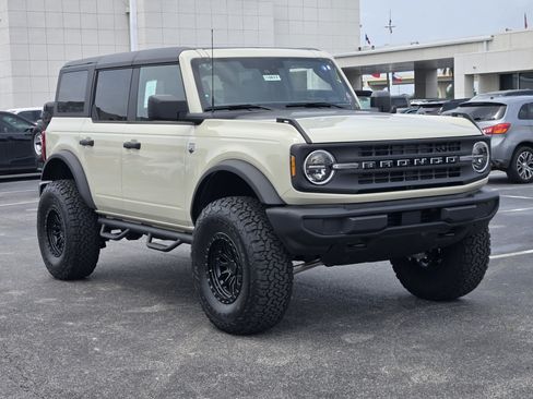 New 2026 Ford Bronco Big Bend AWD/4WD image 2