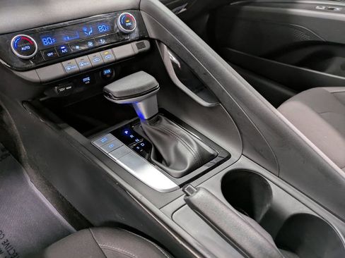 Certified 2023 Hyundai Elantra SEL FWD image 13