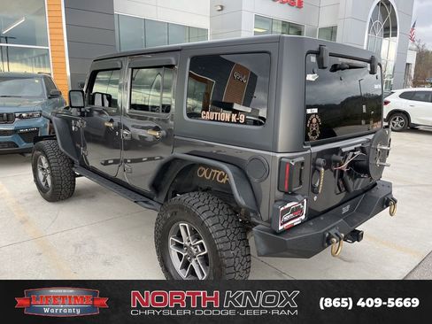 Used 2017 Jeep Wrangler Unlimited Rubicon w/ Connectivity Group image 4