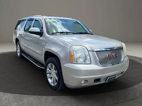 Used 2007 GMC Yukon XL Denali AWD/4WD image 1