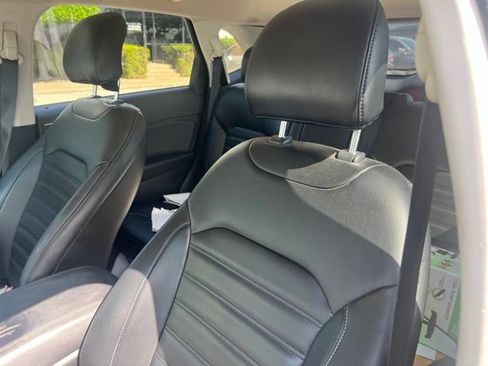 Used 2019 Ford Edge SEL w/ Equipment Group 201A FWD image 9