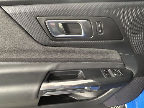 Used 2025 Ford Mustang Coupe image 14