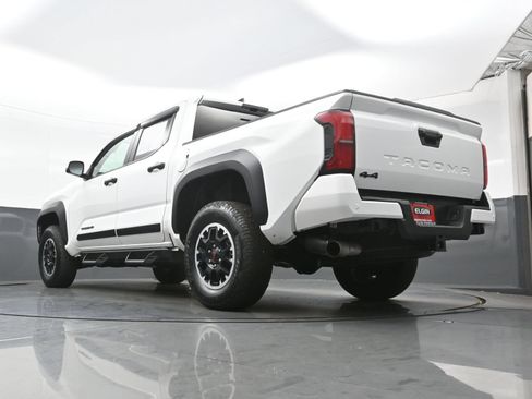 Used 2024 Toyota Tacoma TRD Off-Road w/ TRD Off Road Upgrade Package AWD/4WD image 31