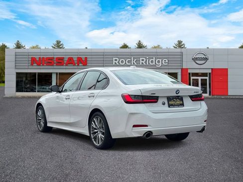 Used 2023 BMW 330i xDrive Sedan w/ Premium Package AWD/4WD image 4