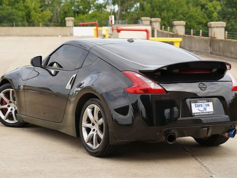 Used 2014 Nissan 370Z Touring w/ Sport Package RWD image 3
