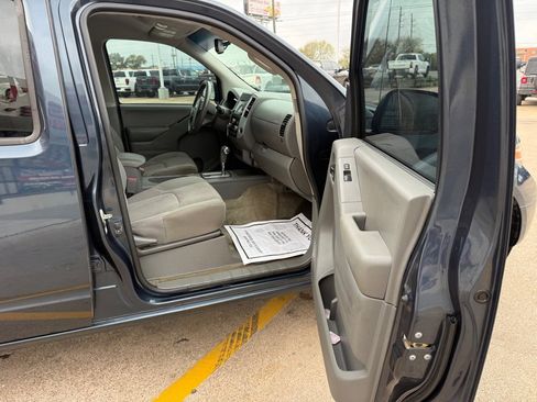 Used 2017 Nissan Frontier SV w/ SV Value Truck Package image 11