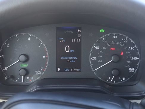 Used 2025 Toyota Corolla LE AWD/4WD image 31