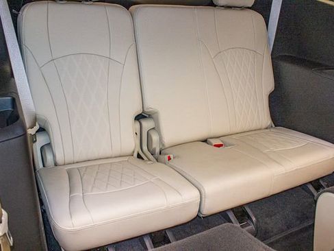 Used 2022 Buick Enclave Avenir w/ Avenir Technology Package image 13