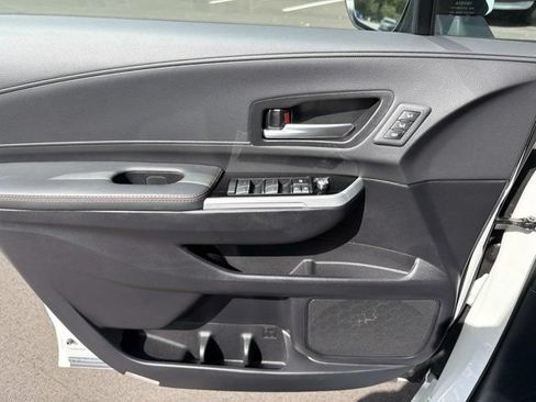 Used 2026 Toyota Sienna Limited FWD image 7