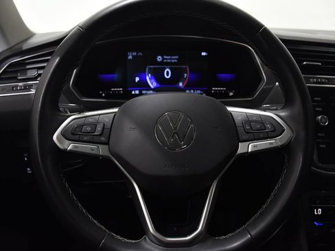Used 2022 Volkswagen Tiguan SE AWD/4WD image 9