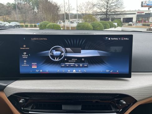 Certified 2025 BMW 330i Sedan image 26