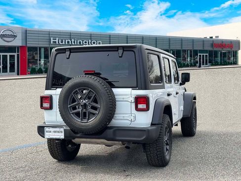 Used 2024 Jeep Wrangler Unlimited Sport AWD/4WD image 4