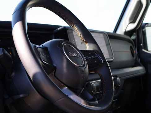 Used 2024 Jeep Gladiator Mojave w/ Technology Group image 24