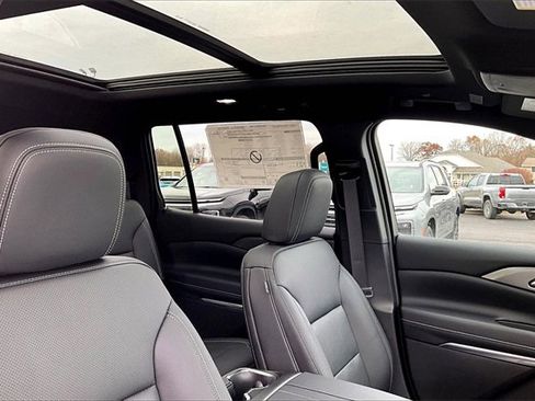 New 2026 Chevrolet Traverse LT w/ Sun and Wheel Package image 12