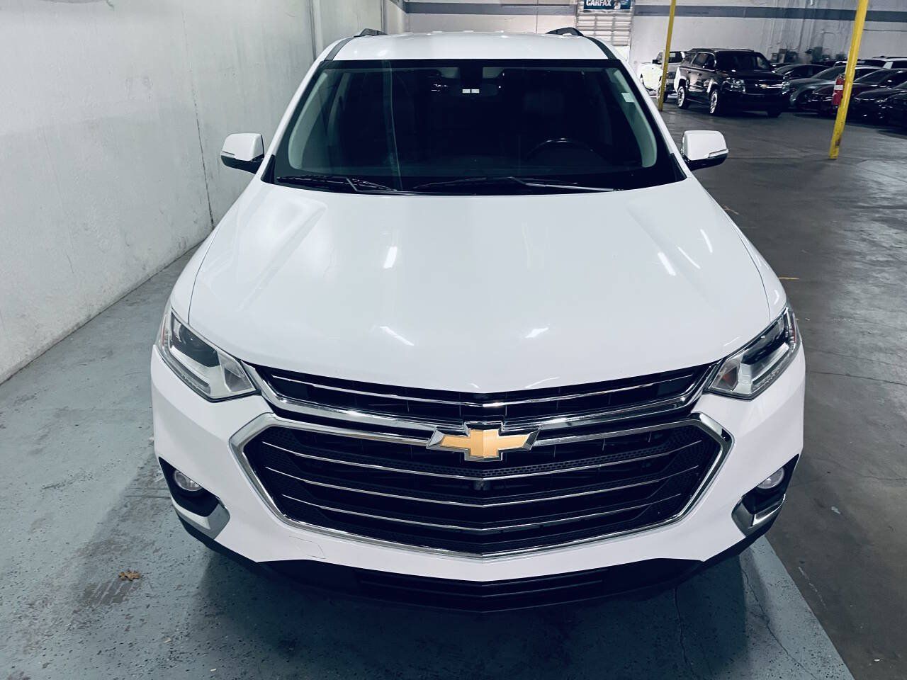 Used 2019 Chevrolet Traverse LT FWD image 3