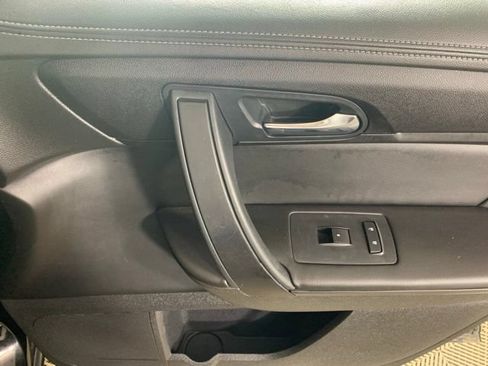 Used 2016 GMC Acadia SLE AWD/4WD image 32