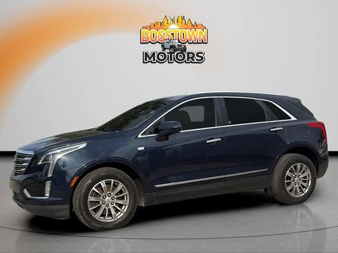 Used 2017 Cadillac XT5 Luxury w/ Driver Awareness Package FWD image 2
