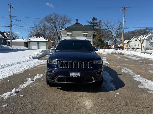Used 2018 Jeep Grand Cherokee Limited image 2