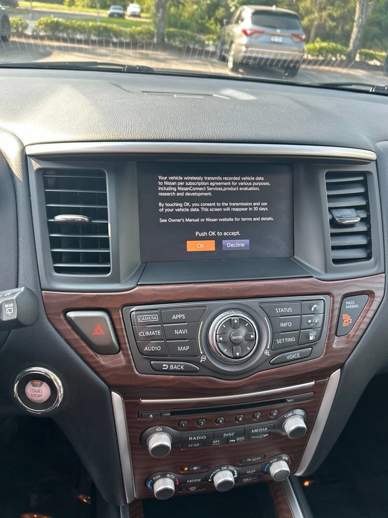 Used 2020 Nissan Pathfinder Platinum w/ Cargo Package AWD/4WD image 14