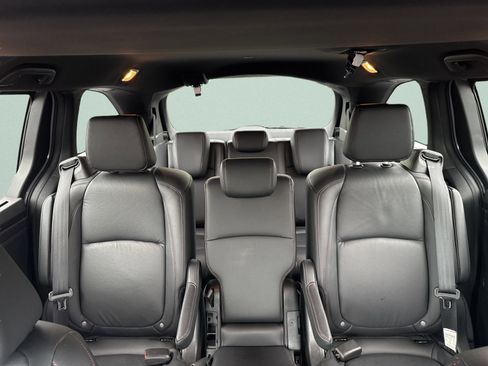 Used 2025 Honda Odyssey Sport-L image 14