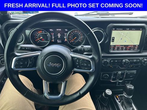 Used 2020 Jeep Wrangler Unlimited Sahara AWD/4WD image 16