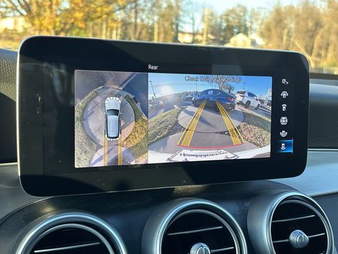 Used 2021 Mercedes-Benz GLC 300 image 31