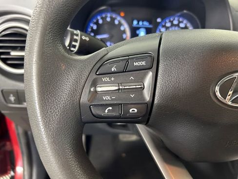 Used 2021 Hyundai Kona SE w/ Cargo Package image 16