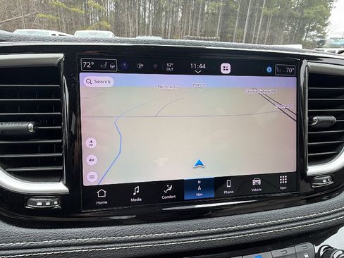 Used 2021 Chrysler Pacifica Touring-L w/ Uconnect Theater Family Group image 33