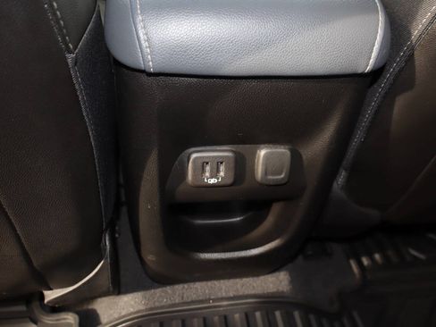 Used 2021 Chevrolet Colorado Z71 w/ Safety Package AWD/4WD image 14