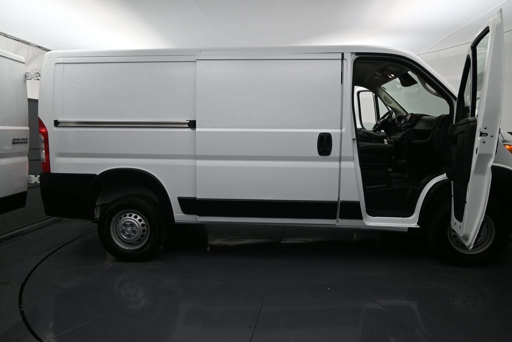 Used 2025 RAM ProMaster 2500 w/ Convenience Group FWD image 10