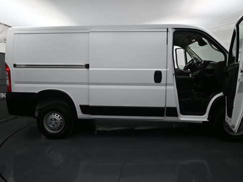 Used 2025 RAM ProMaster 2500 w/ Convenience Group FWD image 10