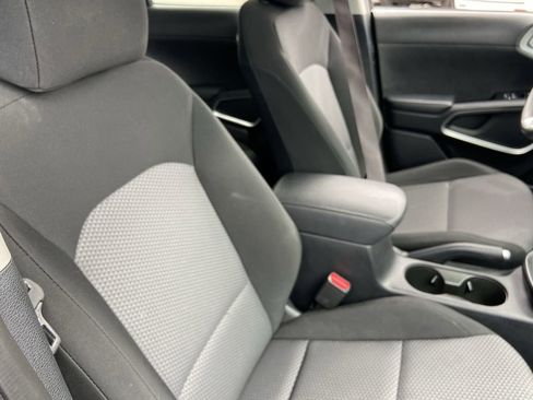 Used 2023 Kia Soul LX w/ Option Group 015 FWD image 22