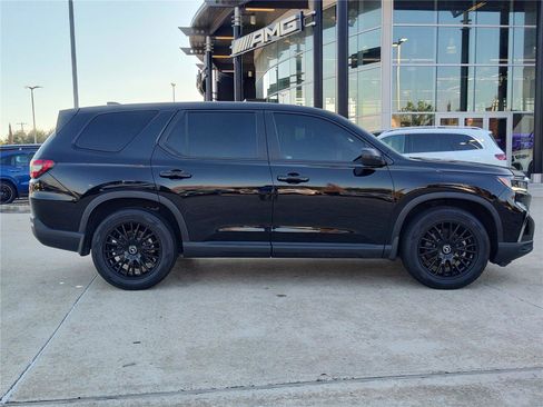 Used 2023 Honda Pilot LX image 8