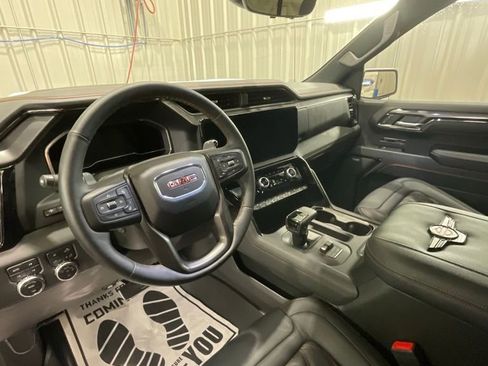 Used 2024 GMC Sierra 1500 AT4 w/ Technology Package image 9