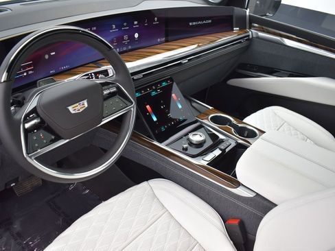 Certified 2026 Cadillac Escalade Platinum Sport w/ LPO, ONYX Package image 14