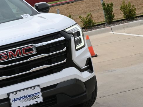 Used 2026 GMC Terrain Elevation w/ Elevation Premium Package image 9