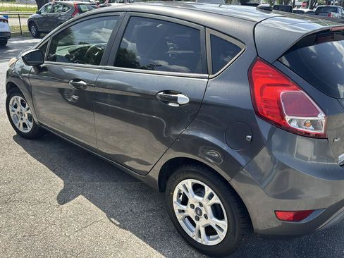 Used 2015 Ford Fiesta SE FWD image 4