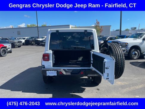 Certified 2025 Jeep Wrangler Unlimited Sahara w/ Safety Group AWD/4WD image 26