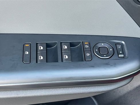 New 2025 Kia K4 LXS image 13