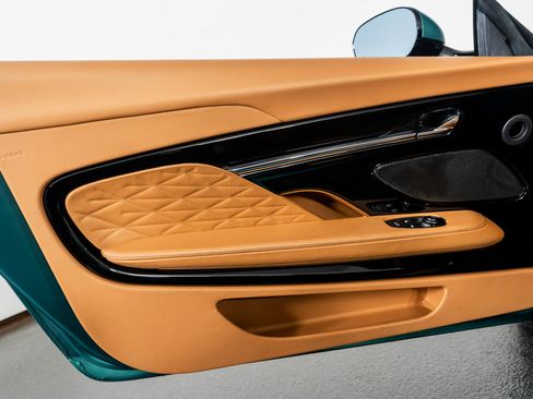 Used 2025 Aston Martin DB12 Convertible image 48