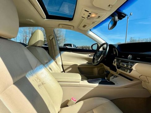 Used 2013 Lexus ES 350 w/ Luxury Pkg image 9
