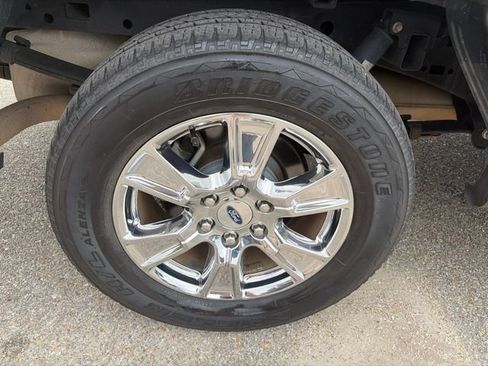 Used 2015 Ford F150 Lariat RWD image 9