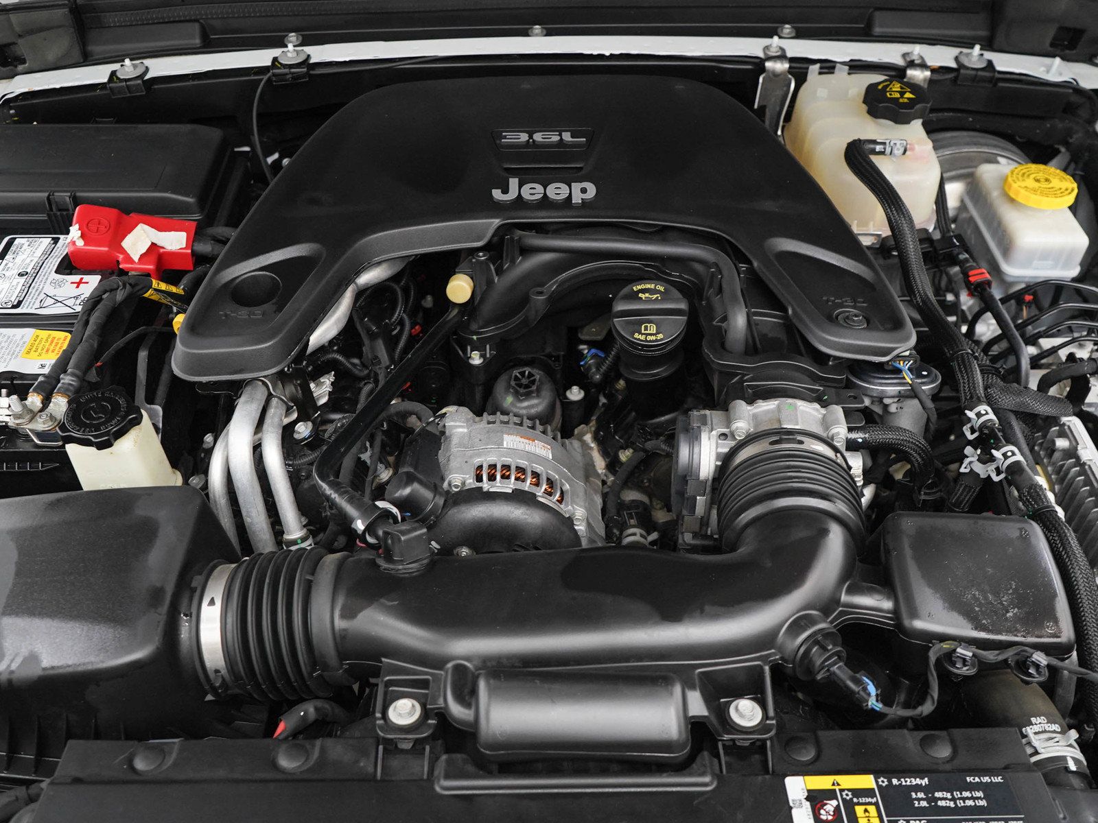 Used 2019 Jeep Wrangler Unlimited Sahara w/ Uconnect 4C Nav & Sound Group AWD/4WD image 30
